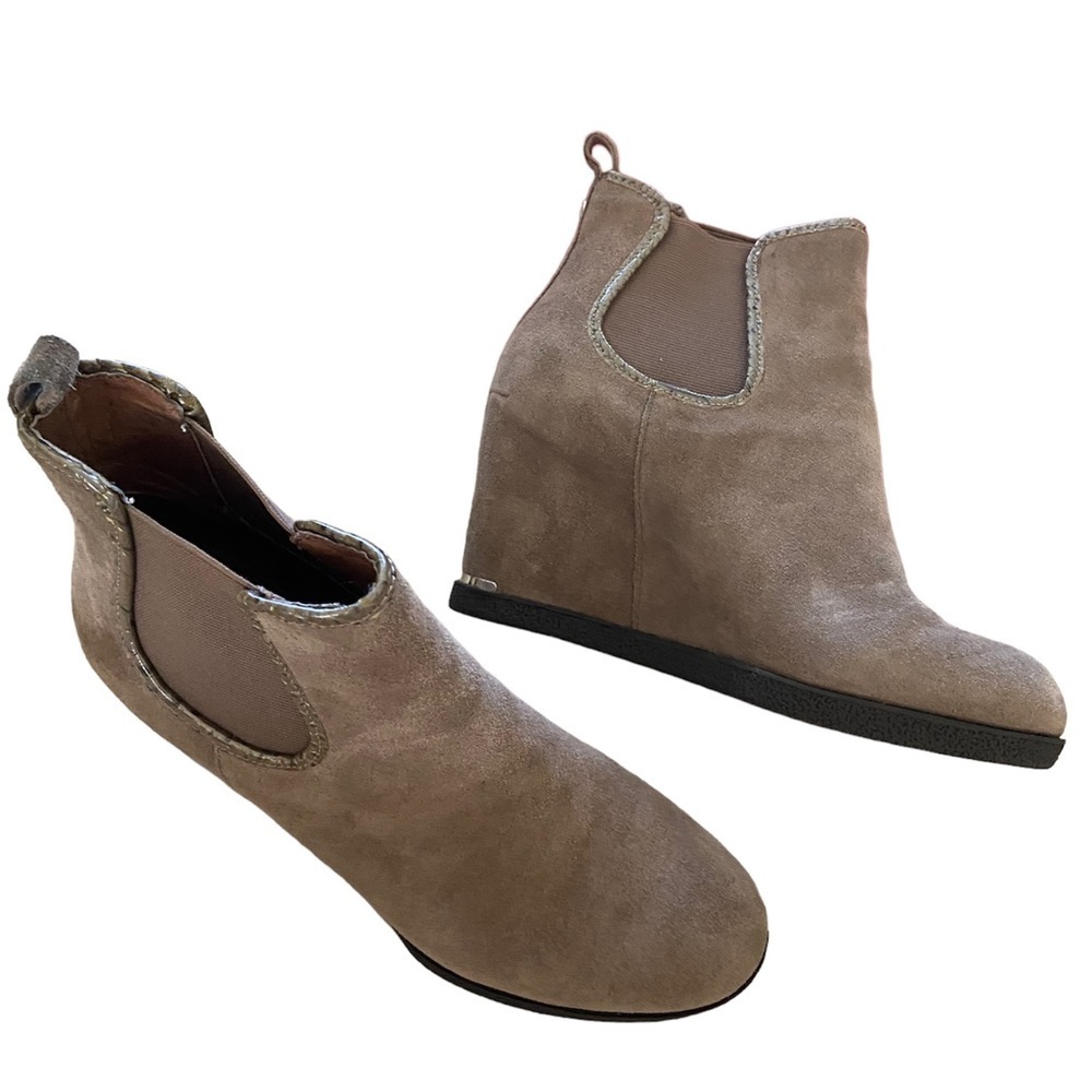 Donald J Pliner Dillon-On ankle wedge booties size 8.5 in Taupe oily suede color